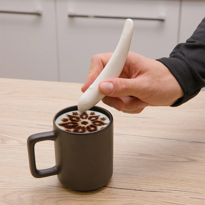 Bolígrafo decorativo para latte art, ideal para capuchinos y postres.