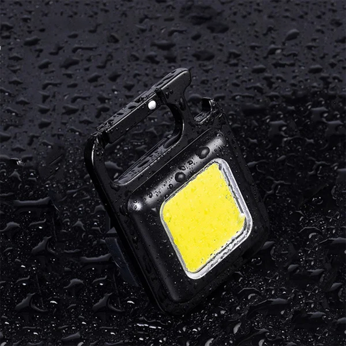 Llavero con linterna LED multiusos