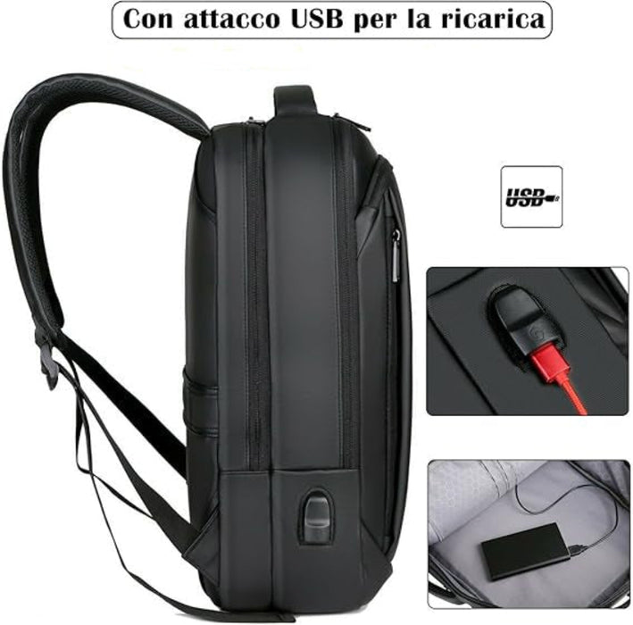 Porta USB esterna per ricarica integrata sul lato dello zaino